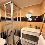 Riverfront House With Private Deck & Nature Views * Treixedo