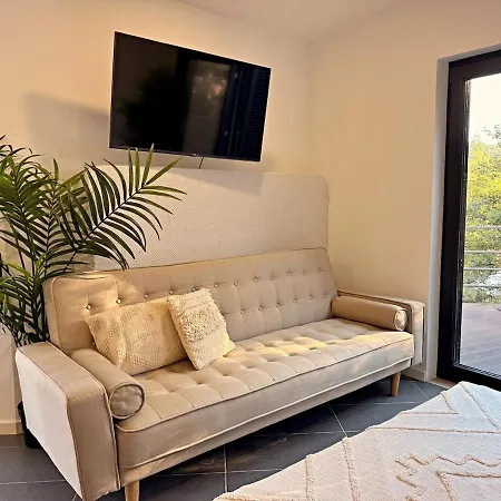 Riverfront House With Private Deck & Nature Views