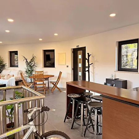 別荘 Riverfront House With Private Deck & Nature Views Treixedo