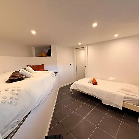 Riverfront House With Private Deck & Nature Views Treixedo