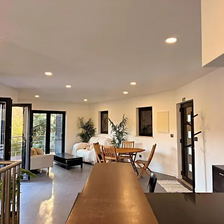 Riverfront House With Private Deck & Nature Views Treixedo