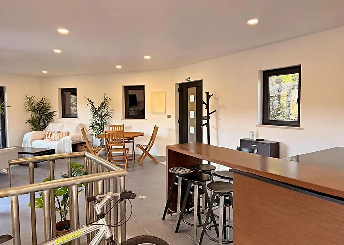 Holiday home Riverfront House With Private Deck & Nature Views Treixedo