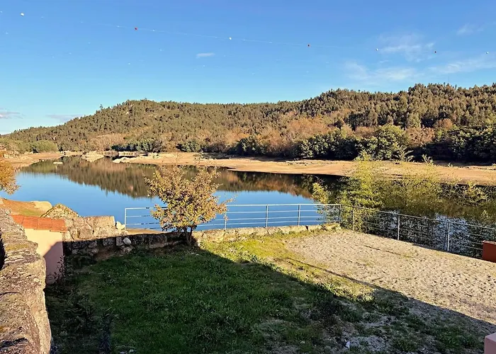 Riverfront House With Private Deck & Nature Views