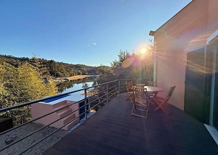 Riverfront House With Private Deck & Nature Views