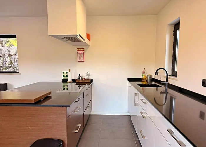 Riverfront House With Private Deck & Nature Views *